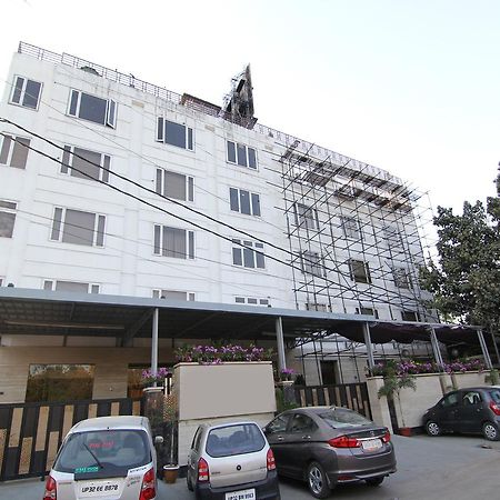 Oyo 12496 Skyotel Lucknow Luaran gambar