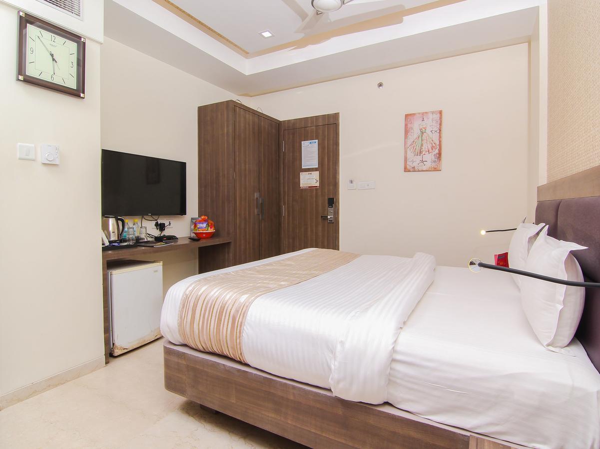 Oyo 12496 Skyotel Lucknow Luaran gambar