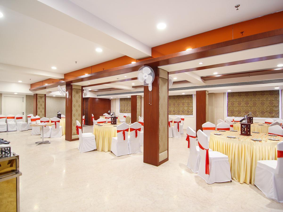 Oyo 12496 Skyotel Lucknow Luaran gambar
