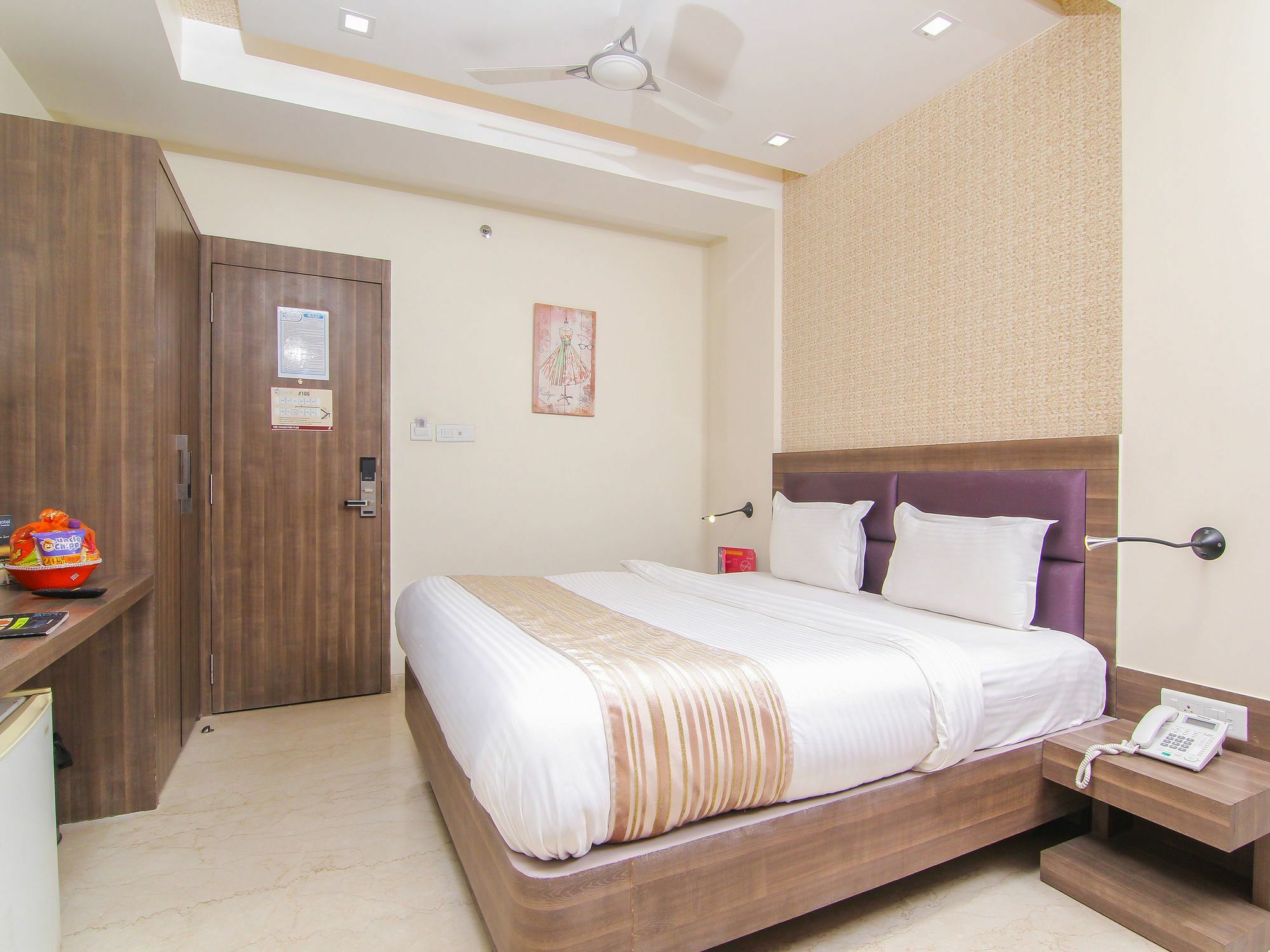 Oyo 12496 Skyotel Lucknow Luaran gambar
